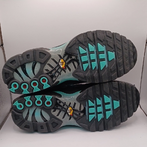 NEW Nike Air Max Plus TN-Black/Spirograph Sneakers Men Size 12 US FB3351-001 - Picture 4 of 12